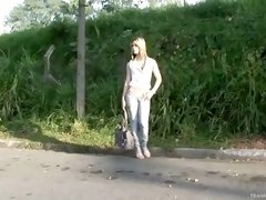 Good looking tranny offers her ass for a free ride