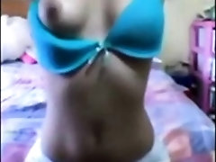 indonesian sexy teen show her hot body to foreign BF